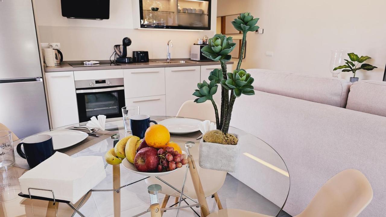 Nogalera Quintessence Apartment With Private Parking By Namaste Elite Torremolinos Exterior photo